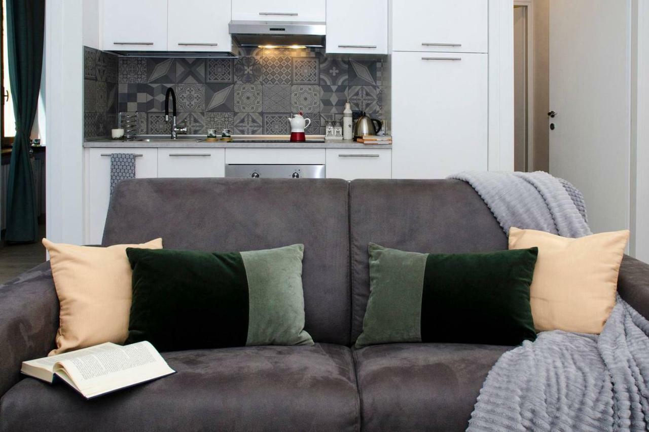 Joivy Cute 1-Bedroom Flat Next To Lake קומו מראה חיצוני תמונה